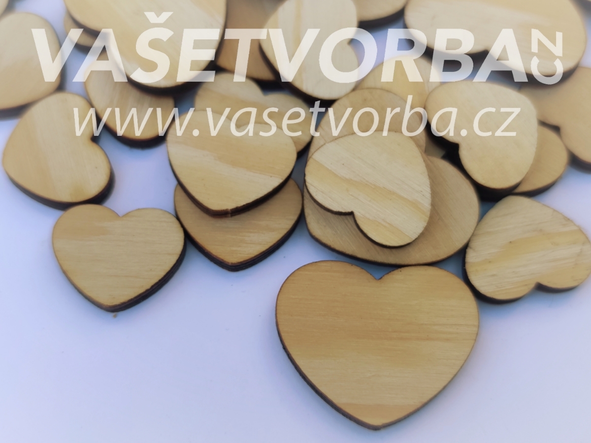 Dřevěné srdce z borovice / sada 100 kusů